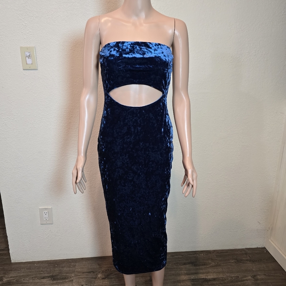 Lulus blue velvet midi dress with slits—ideal for a Friday night vibe. Medium - Picture 6 of 14